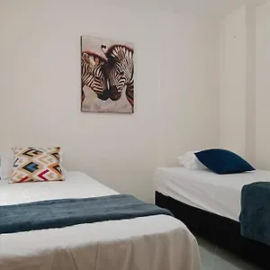  Apartamento Amplia Casa Familiar, Comoda Y En Laureles