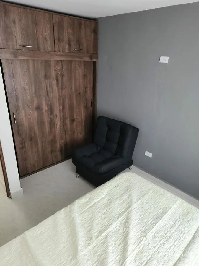 Moderno Y Amplio Apartamento Medellín Colombia