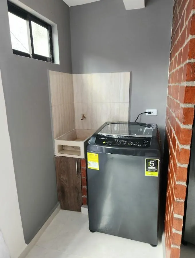 Moderno Y Amplio Apartamento Medellín Colombia