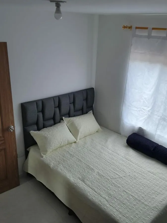 Moderno Y Amplio Apartamento Medellín