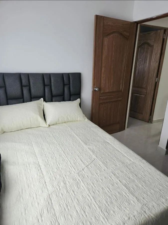 Moderno Y Amplio Apartamento Medellín Colombia
