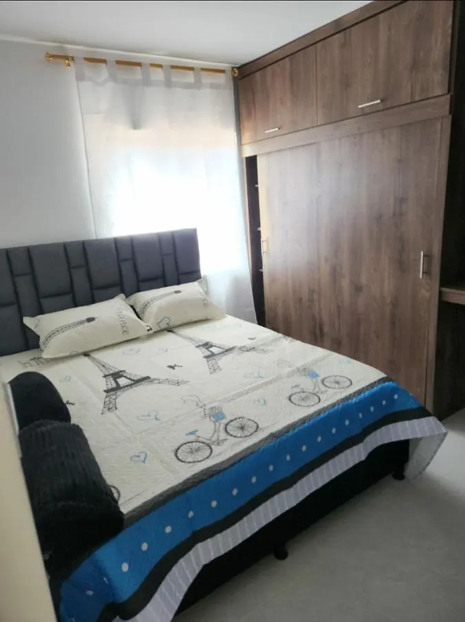 Moderno Y Amplio Apartamento Medellín Colombia